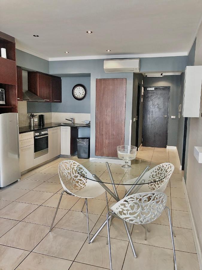 Icon Self Catering Apartment In Cape Town Near Waterfront And Cticc Exterior photo